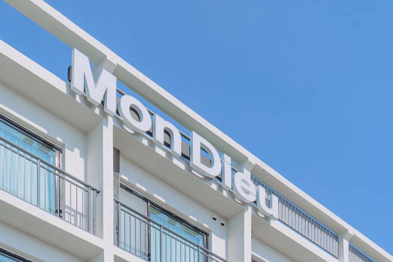 Mondieu Hotel