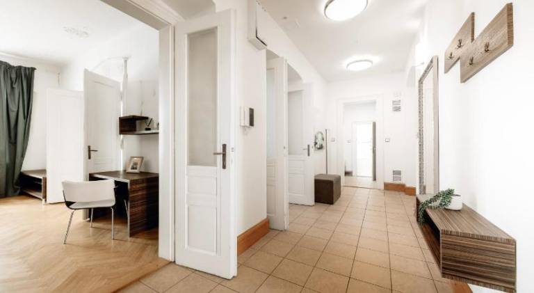 Rental apartment | Next to Prague astronomical clock — photo 3