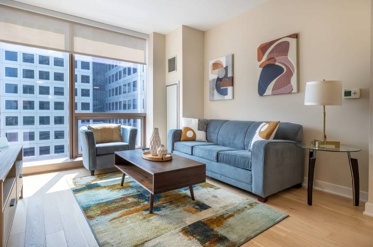 Family-oriented charming holiday apartment with BBQ, pool & terrace | Perfect for remote work | Pets allowed in Fairfield, CT