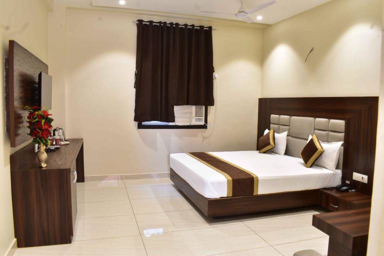 HOTEL KUSUM PALACE in Patna