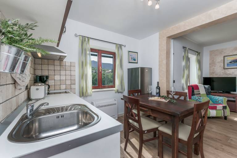 Vacation home with private pool, barbeque & garden | Garden view | Pets are welcome — photo 4