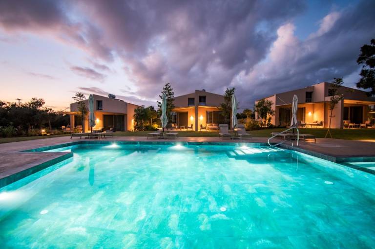 Helichrysum Lofts – Modern Holiday Homes Close to the Beach in Trifylia
