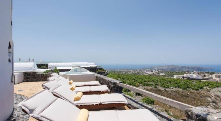 Spacious villa with hot tub & pool | Dogs allowed — photo 2