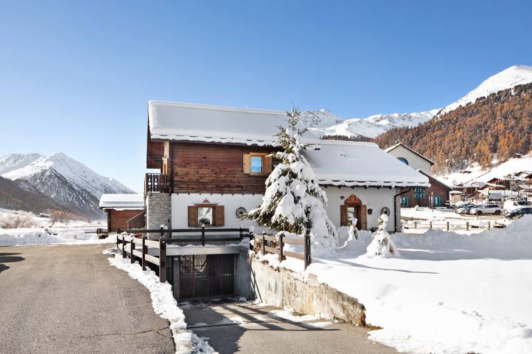 Pet-friendly Holiday Home Baita sulle Alpi with Mountain View, Garden, Terrace, BBQ & Wi-Fi — photo 3