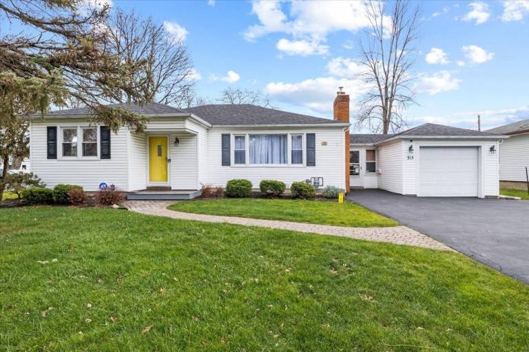Villa  East Irondequoit