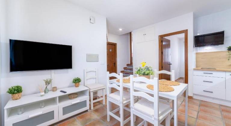 Apartment with BBQ, terrace & private pool — photo 5