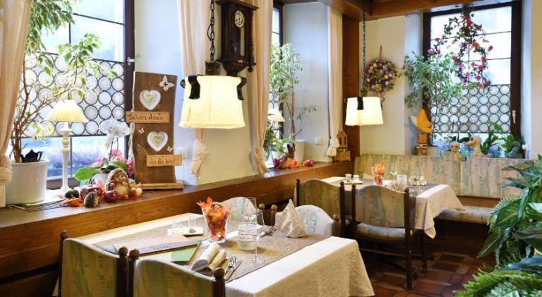 Gasthof & Hotel Goldener Hirsch — photo 2