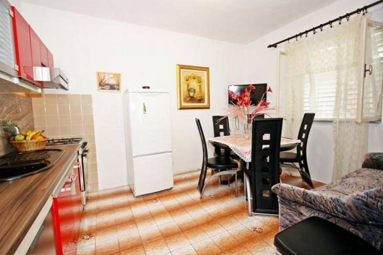 Four-bedroom apartment with terrace Supetar, Brač (A-22504-a) — photo 3