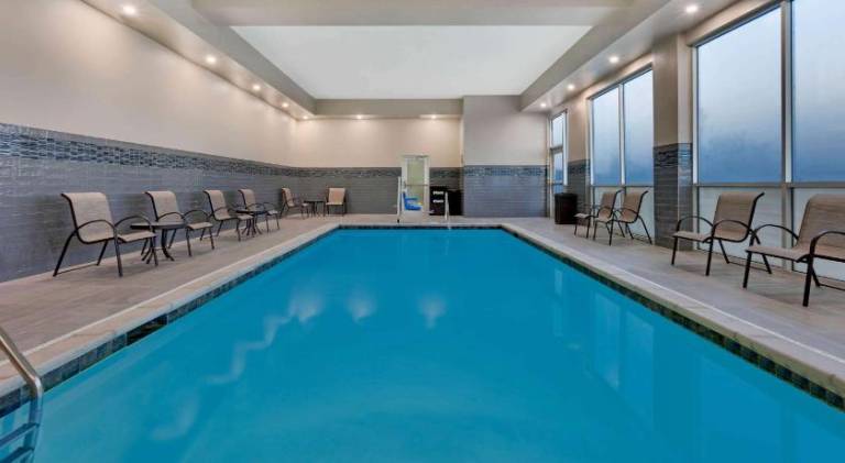 La Quinta Inn & Suites by Wyndham Lewisville — photo 3