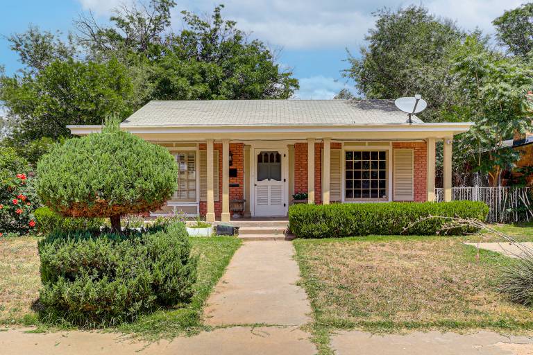 Half-Mi to Campus! Lubbock Home w/ Fenced Yard — photo 4