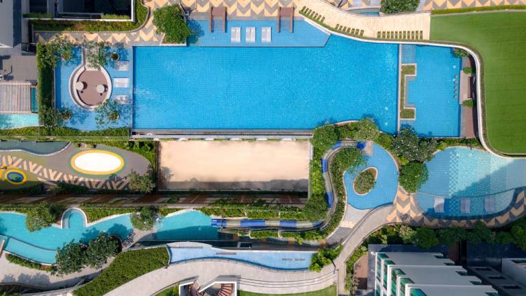 Rental apartment with jacuzzi, pool & patio | Dogs allowed in Ho Chi Minh City