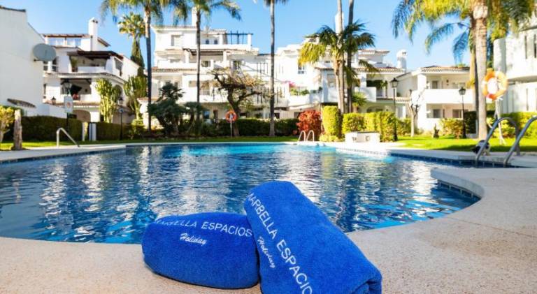Holiday apartment with pool in Marbella