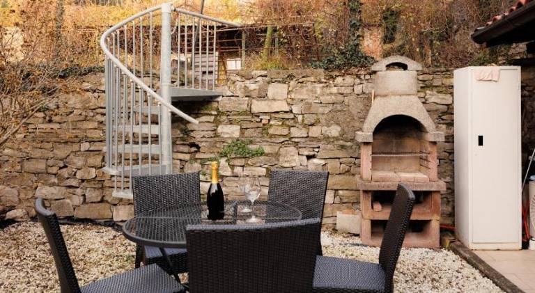 Vacation home with hot tub | Close to Como Cathedral | Dogs allowed — photo 4