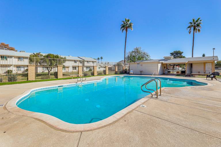 5 Mi to Dtwn Tempe Townhome w Pool Access
