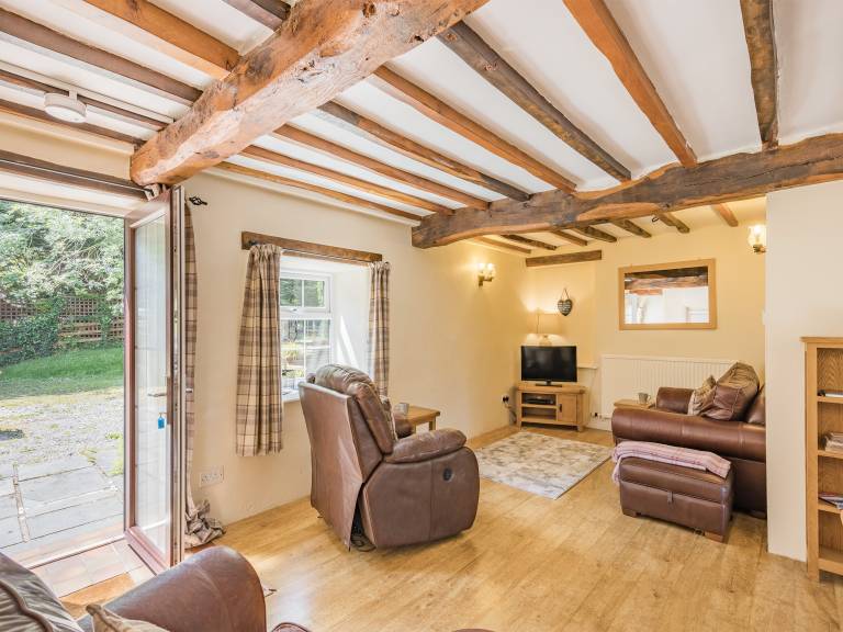 Children-friendly cottage with hot tub | River view | Pets allowed — photo 3