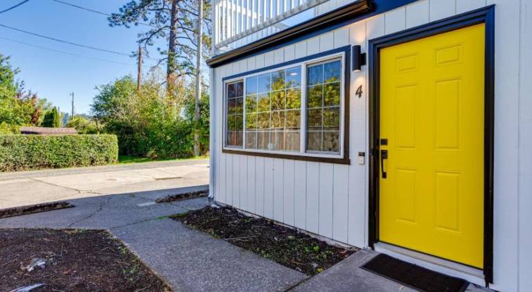 Holiday apartment with 2 rooms for 5 persons in Eugene, OR