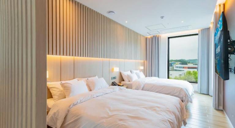 Hound Hotel Hyeoksindosi Branch