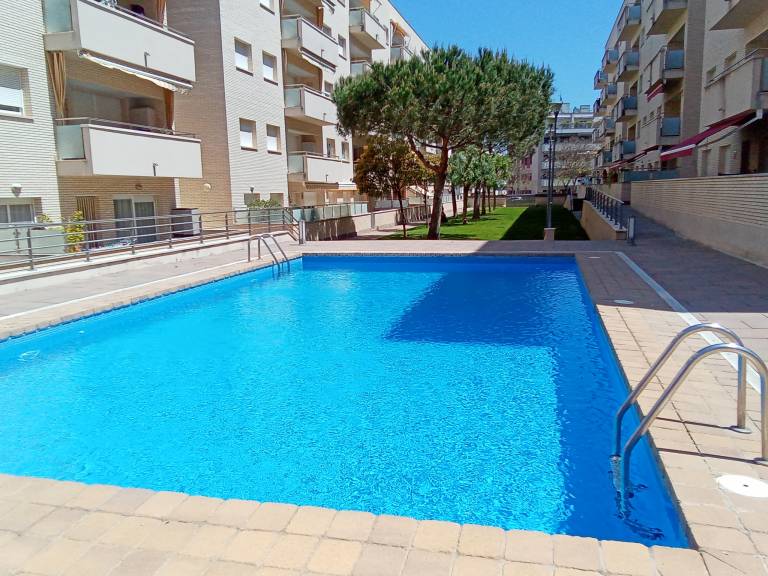 Child-friendly rental apartment with pool, yard & patio | Next to the beach | Suitable for remote work | Dogs allowed — photo 2