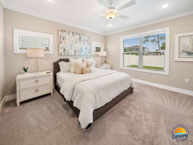 Family-oriented villa with yard & fast internet | Pets are welcome — photo 2
