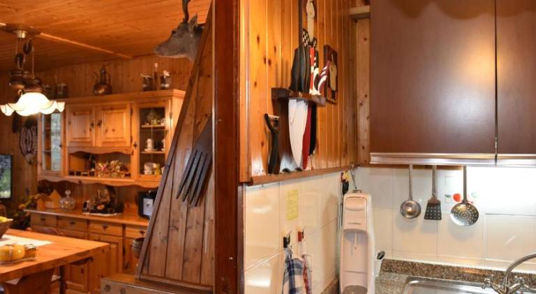 Chalet with pool — photo 5