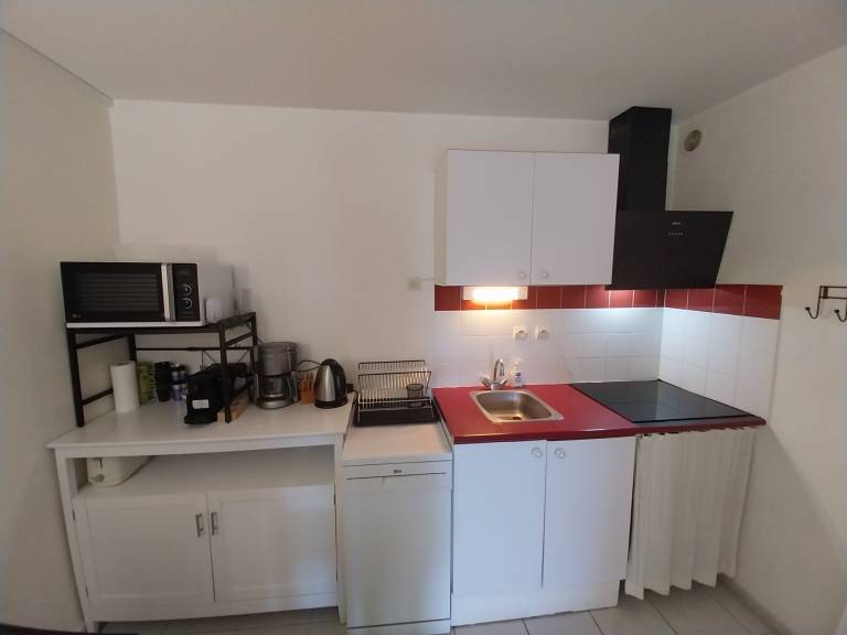 Wonderful rental apartment with pool, terrace & yard | Close to the beach | Pets are welcome — photo 5