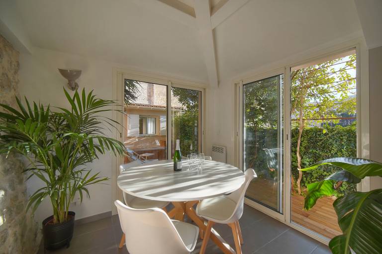 Family-friendly spacious apartment with patio | Dogs allowed — photo 4