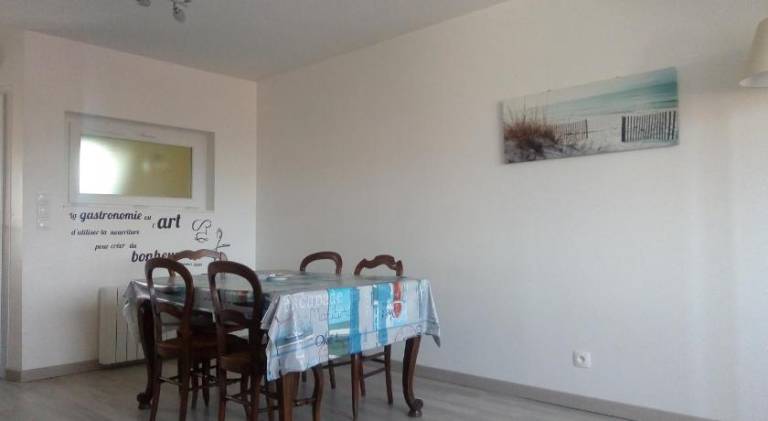 Apartment with 2 rooms for 5 persons — photo 4