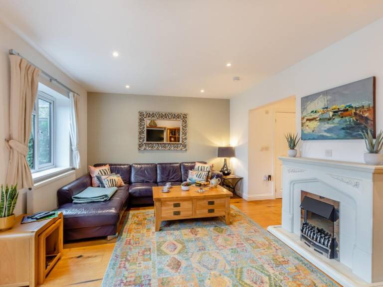 Fully equipped cottage with yard | Water view | Pets allowed in Paignton
