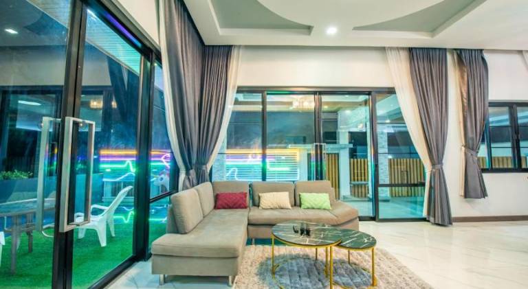 Villa with grill & private pool — photo 2