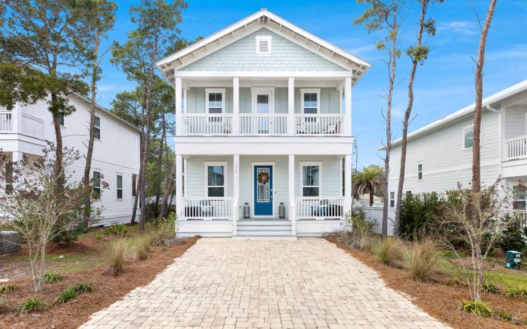 House  Carillon Beach