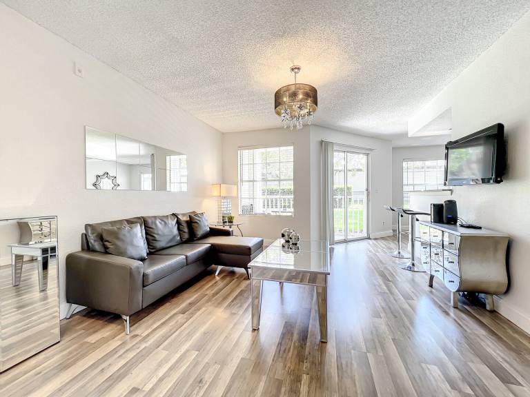Family-oriented condo with private pool & patio | Dogs allowed — photo 3