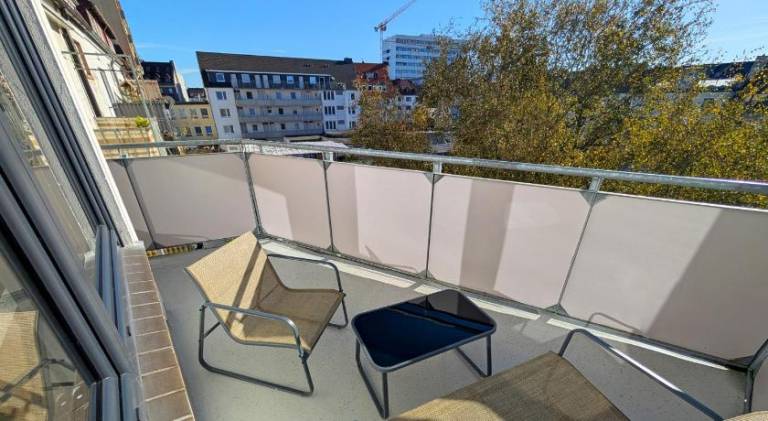 WESTERsuites - Purple - 1BR Zentral Balkon WLAN 3 Betten Waschtrockner — photo 3
