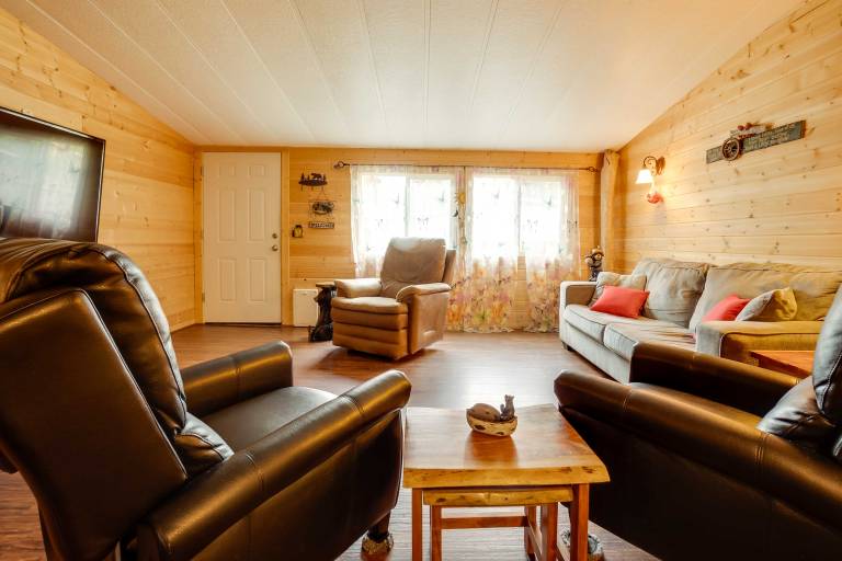 Brookings Home w/ Deck, 1/2 Mi to Harris Beach! — photo 4