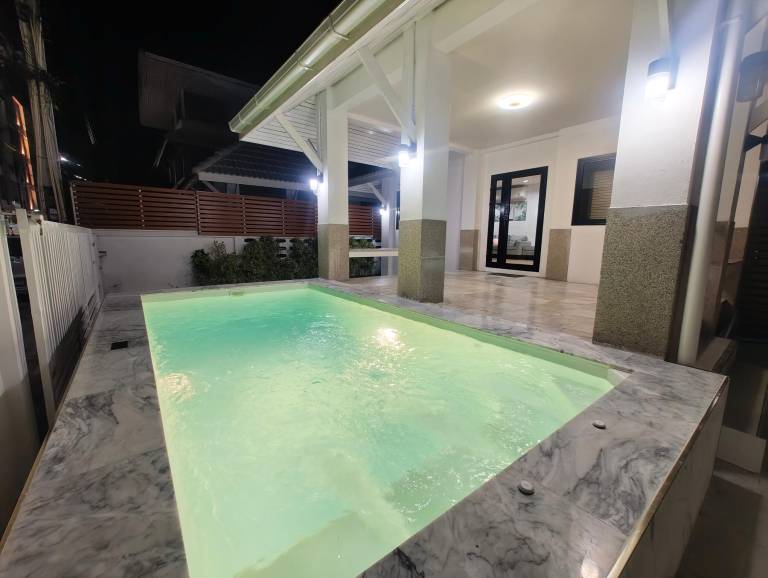 House with barbecue, yard & private pool — photo 2