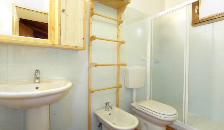 Holiday apartment with pool — photo 4