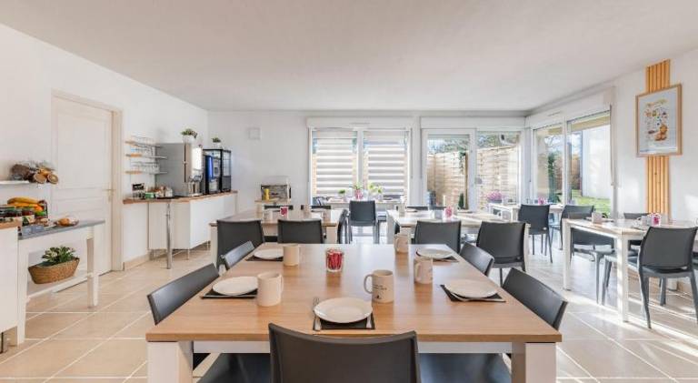 Pleasant serviced apartment with terrace & yard | Perfect for remote work | Pets are welcome — photo 2