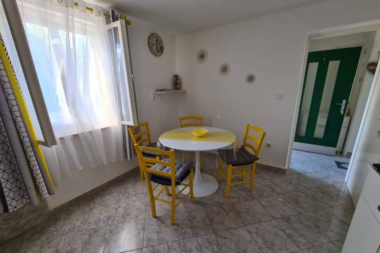 Two bedroom apartment with terrace and sea view Postira, Brač (A-2911-b) — photo 2