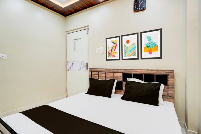 Hotel Shiv Balaji Guest House in Tola
