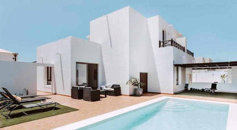 Villa with terrace, yard & grill in Yaiza