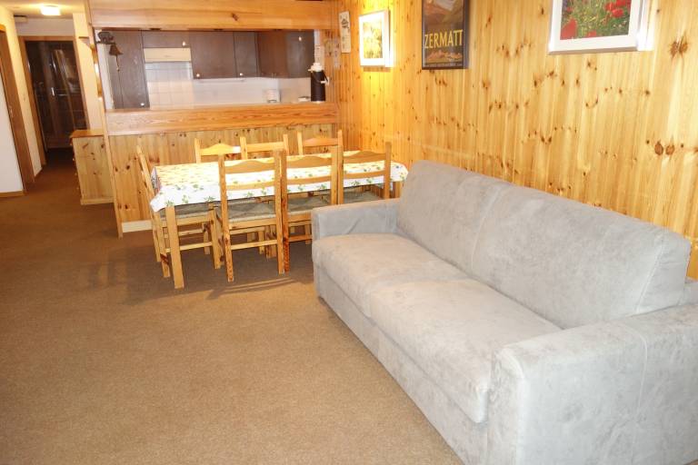 Rental apartment with yard — photo 3