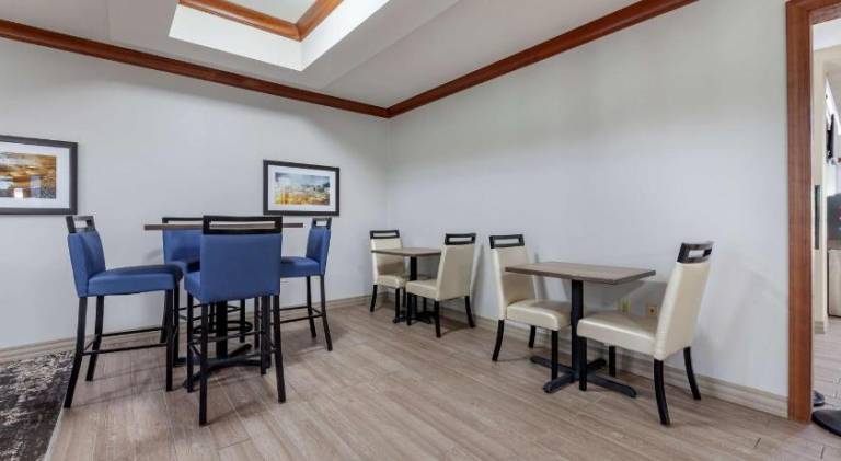 Best Western Plus Sparta Trail Lodge — photo 5