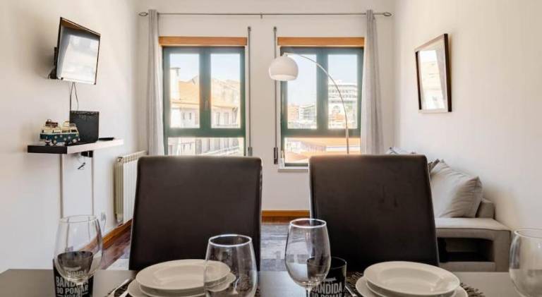 Charming rental apartment | Next to Monastery of Santa Cruz | Suitable for remote work | Pets are welcome — photo 3