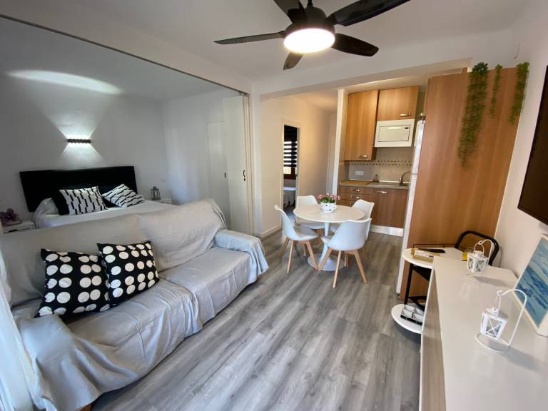 Rental apartment with garden & terrace in Begur