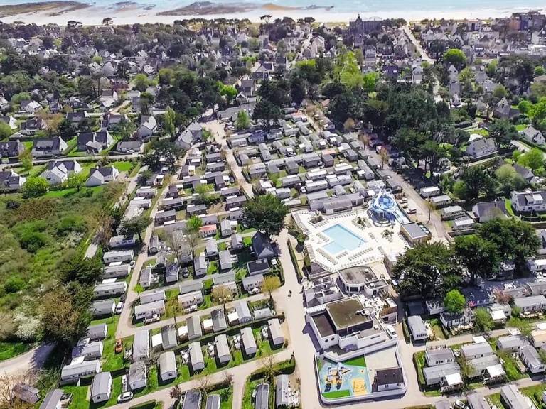 Family-friendly mobile home with patio & heated pool | Pet-friendly — photo 3