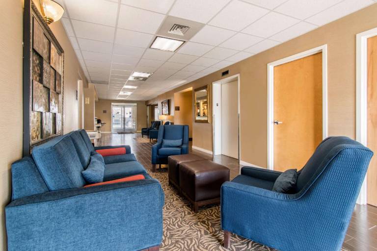 Comfort Inn Mechanicsburg - Harrisburg South — photo 3