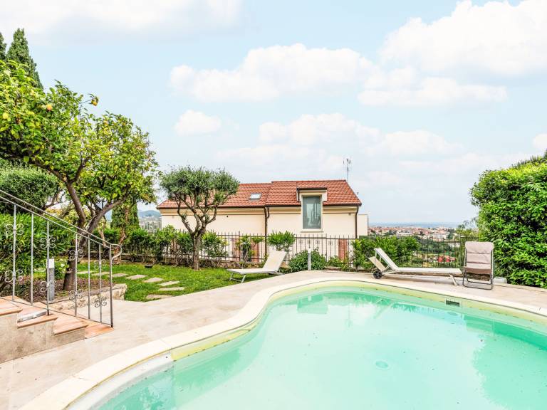 Charming apartment with garden, terrace & pool | Sea view | Pet-friendly — photo 5