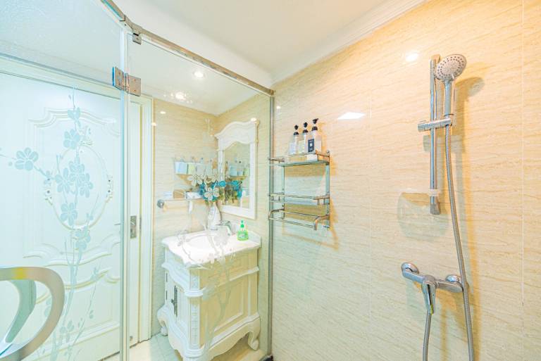 Mist Haven - Yuejiang Luxury Four-Bedroom Suite with River View, Five Beds, European Style — photo 4