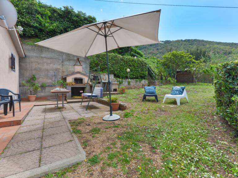 House with barbecue, yard & patio | Sea view — photo 3