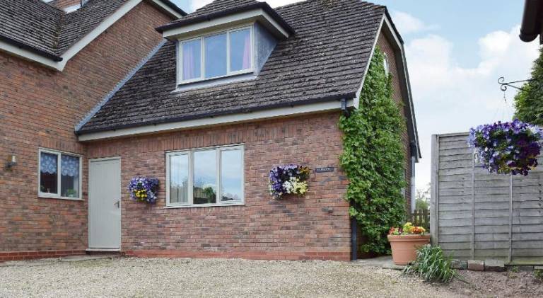 Lovely vacation home | Pets allowed in Warwick