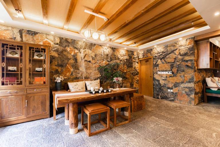 Lovely vacation home with patio | Pet-friendly — photo 2